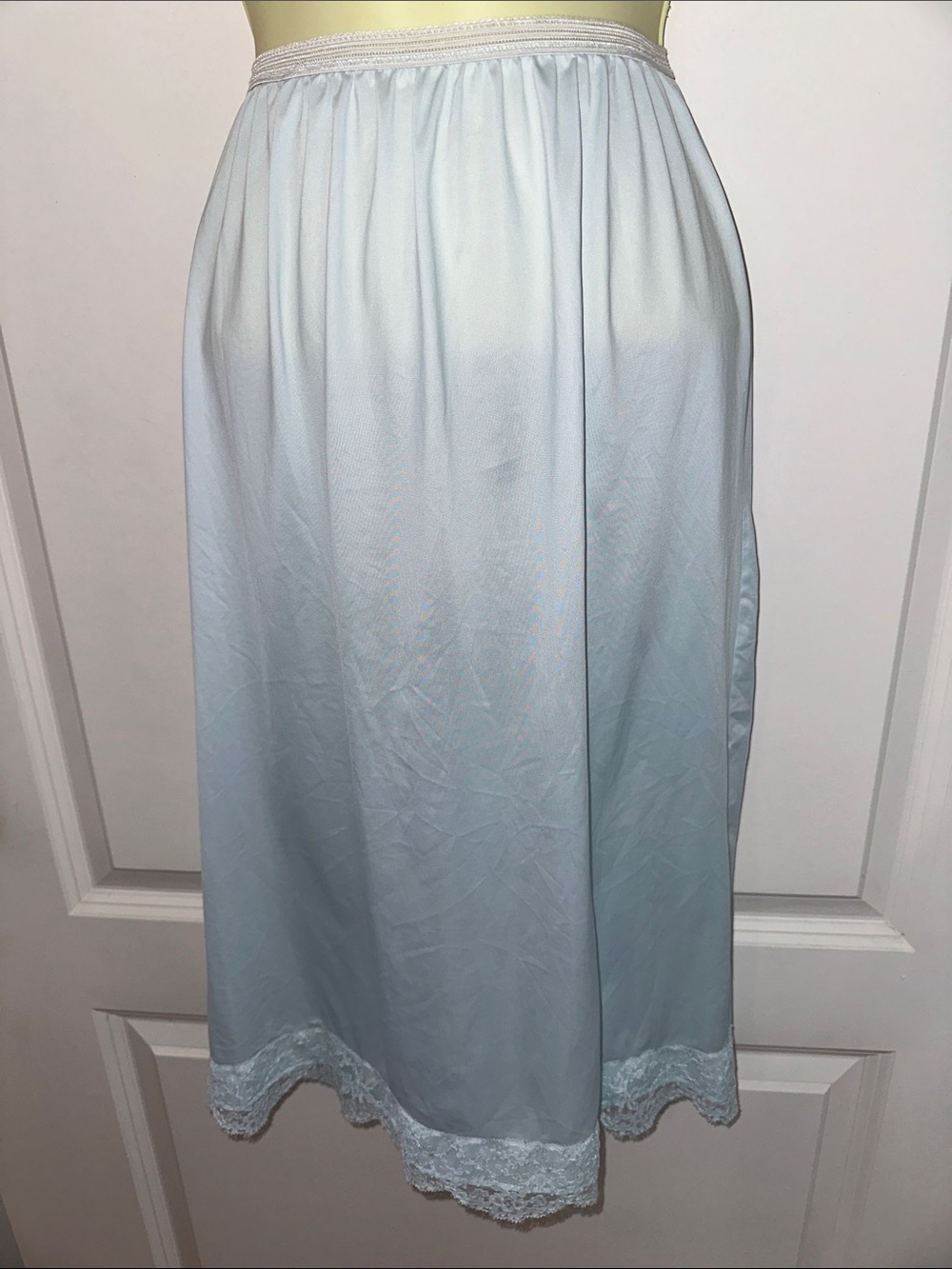 Vintage 60s Pinehurst Lingerie Light Blue Lace-Hem Half Slip‎